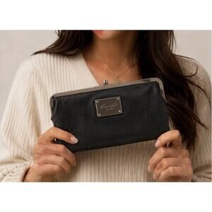 Kenneth Cole New York Genuine Leather Double Kiss lock Frame Clutch Wallet